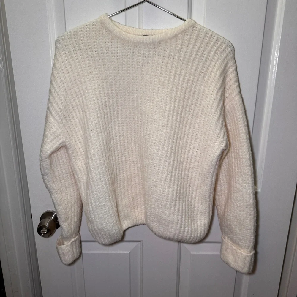 Wild Fable Cozy White Crew Neck Sweater size small